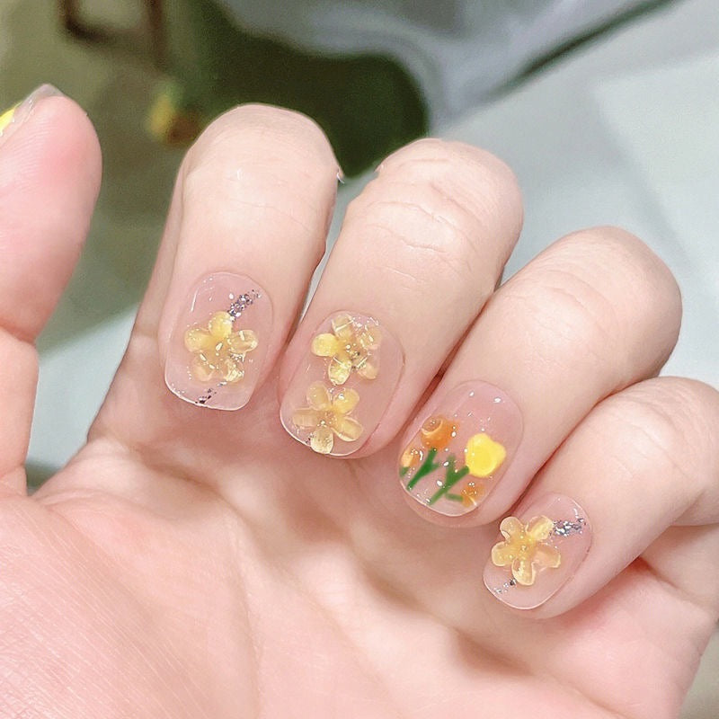 ピーチペタルポップ – 甘い短いキャンバスに咲く遊び心のある花