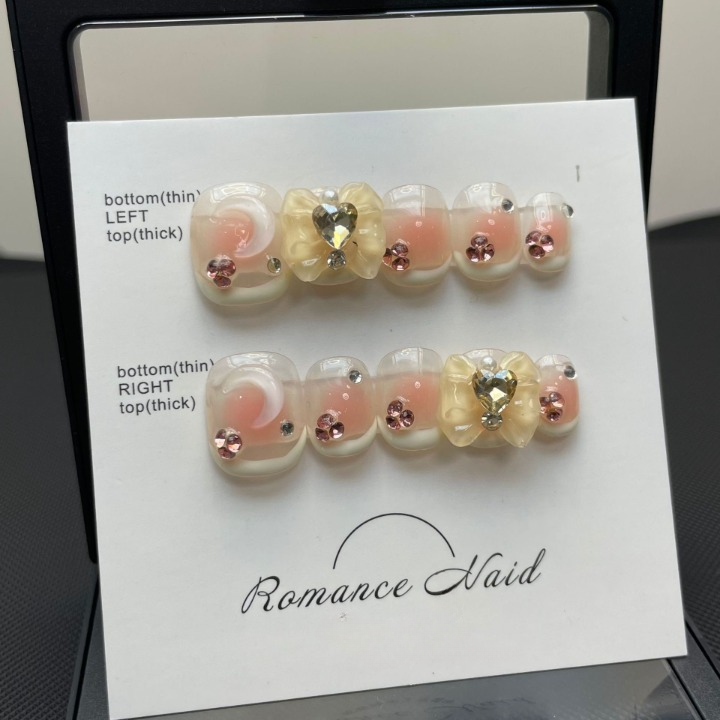 Serenity Bow Elegance with Delicate Diamond Sparkle