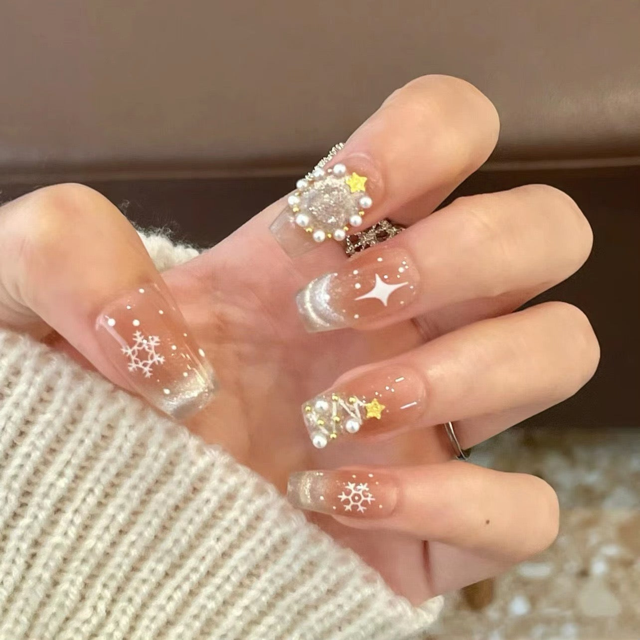 Festive Treasures – Rare Holiday Magic with Joyful Essence