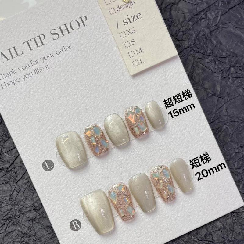 Everglow Harmony – A Chic Blend of Seasonal Elegance