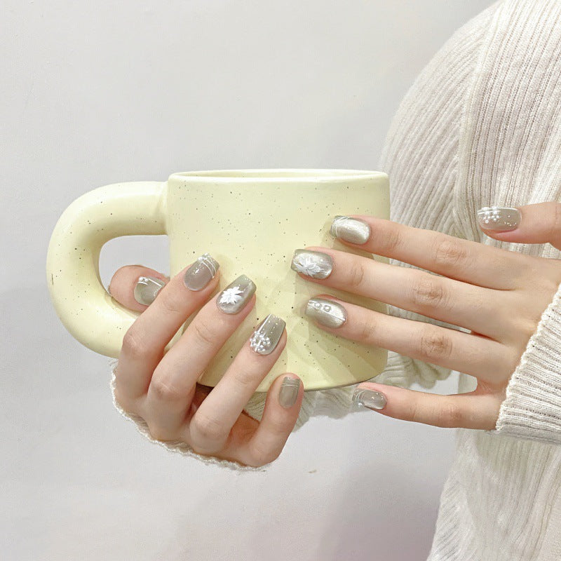 Radiant Daisy Delight – Fresh Blooms with a Glossy Varnish Finish