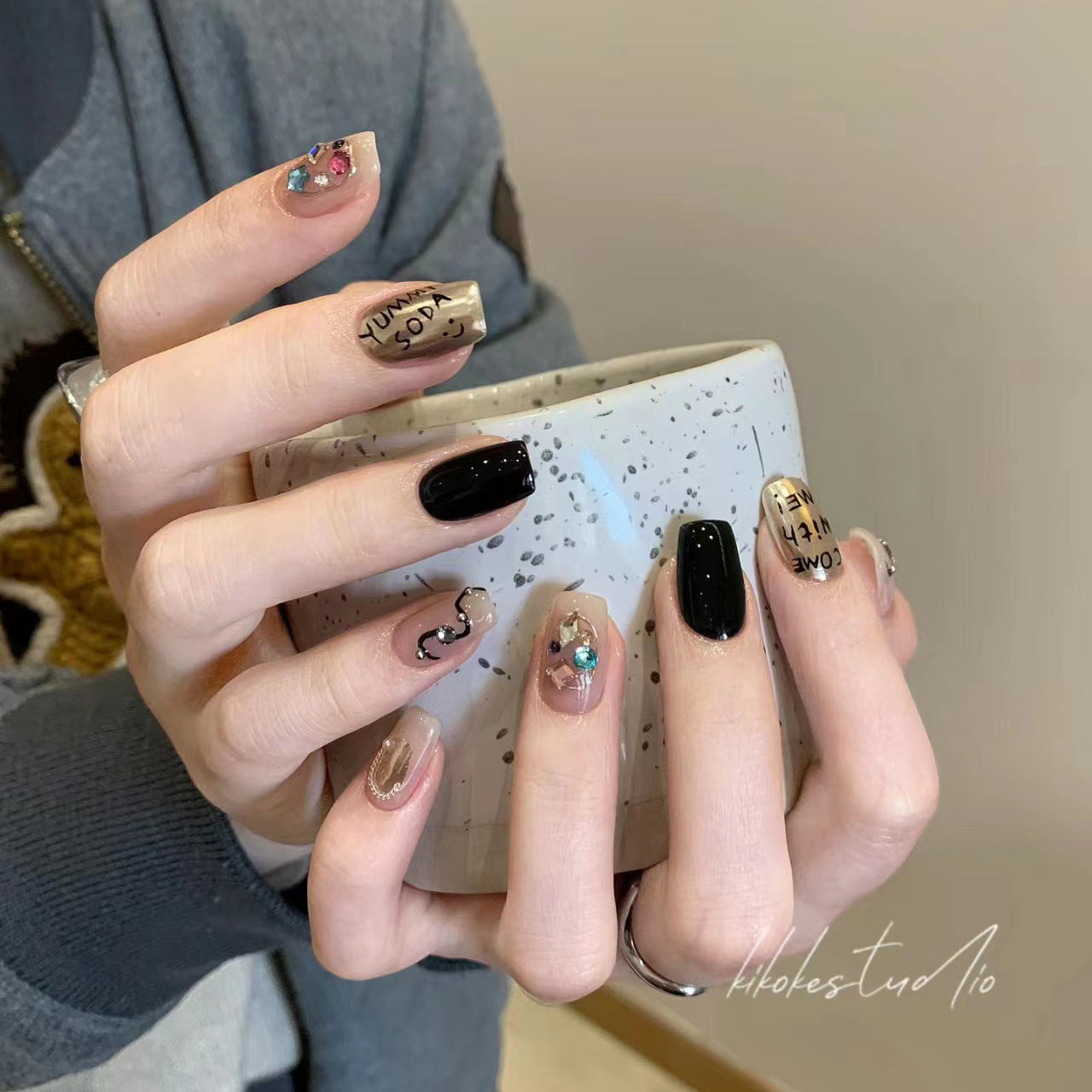 Abstract Neutral Bliss – Artistic Splatter Design with Modern Elegance