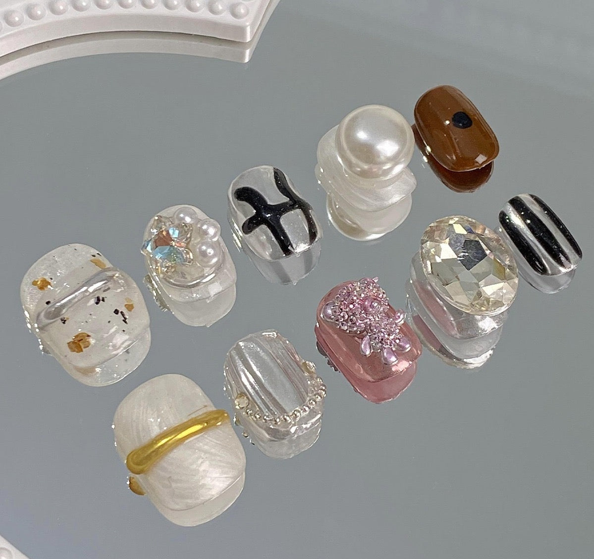 Flowstate Elegance – Modern Fluid Design with Artistic Flair