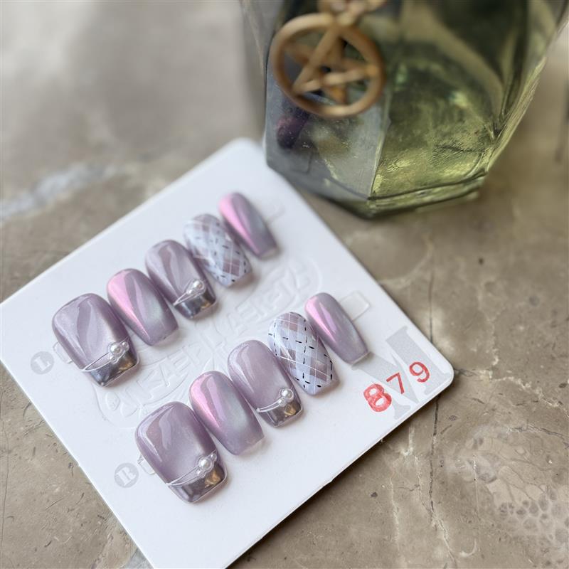 Lavender Mirage – Sleek Shine with a Dreamy Twist