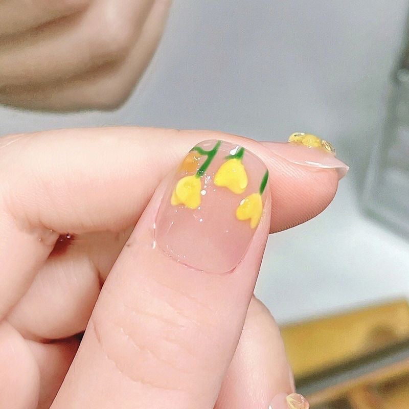 ピーチペタルポップ – 甘い短いキャンバスに咲く遊び心のある花