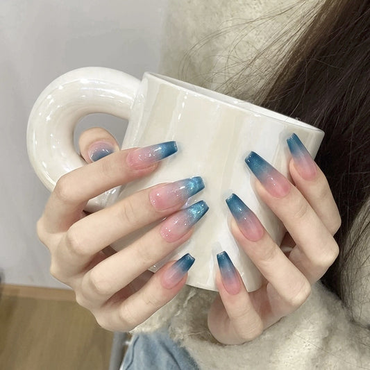 Tranquil Blue Fade – Soft Glitter with Subtle Radiance