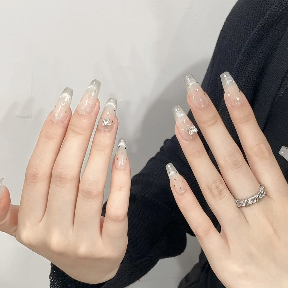 月明かりに照らされたミルキーフレンチ - シルバースターダストの贅沢なヒント
