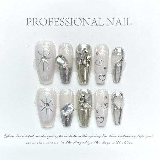 Urban Luxe Alloy – Sophisticated Silver Spark with Modern Edge