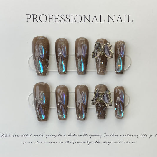 Caramel Luster – Radiant Jewel Tones with Reflective Elegance