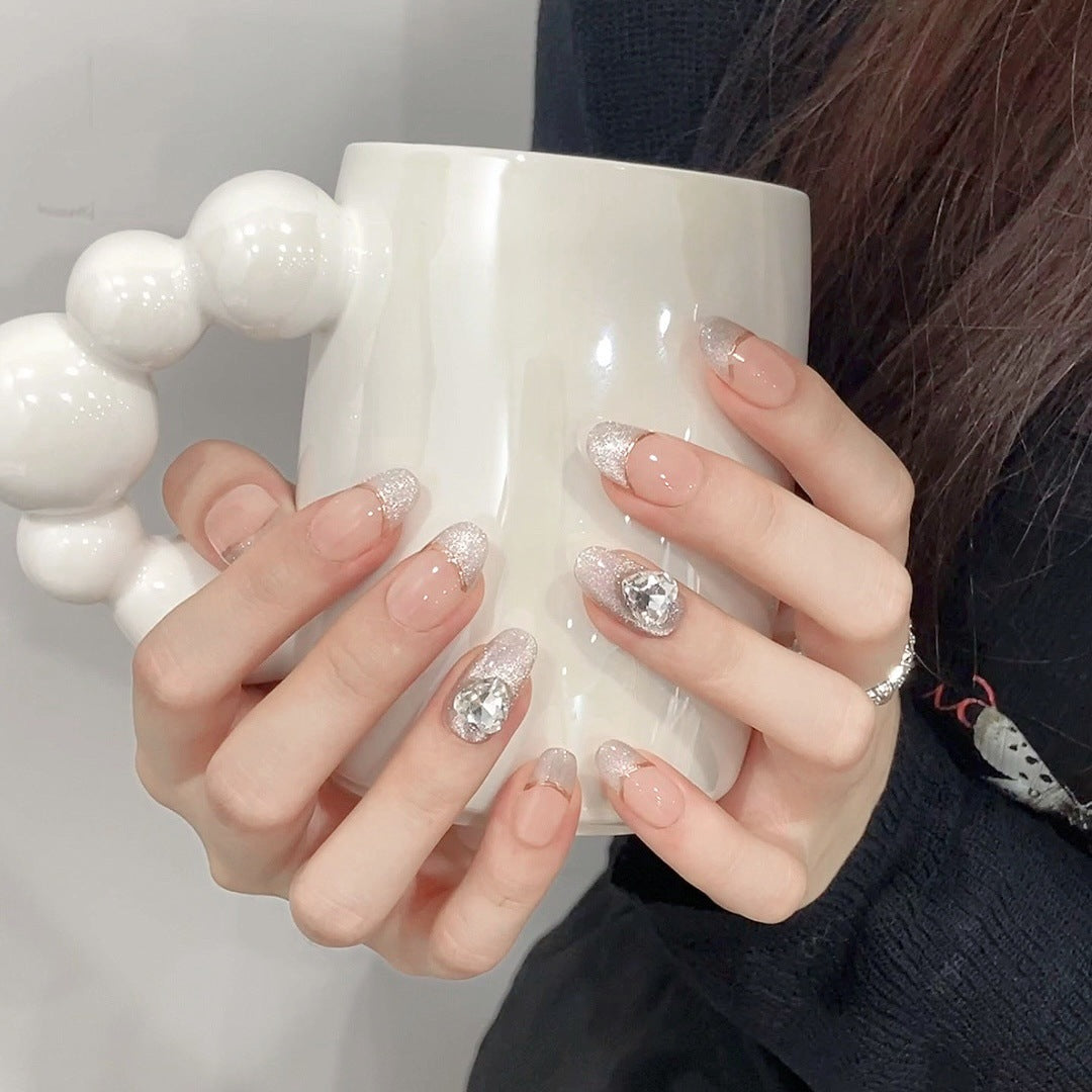 Sparkling Silver Glitz – Dazzling Tips with a Touch of Playful Shine