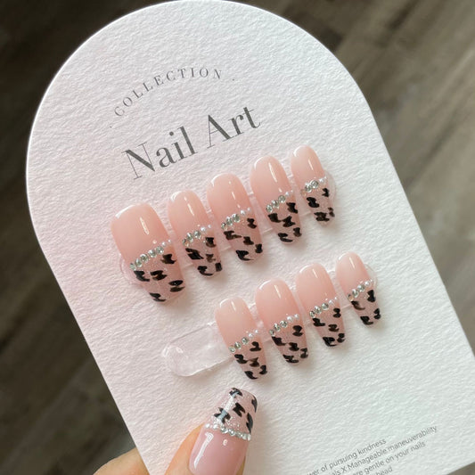 Luminous Animal Dots – Enhanced with Diamond Pearls