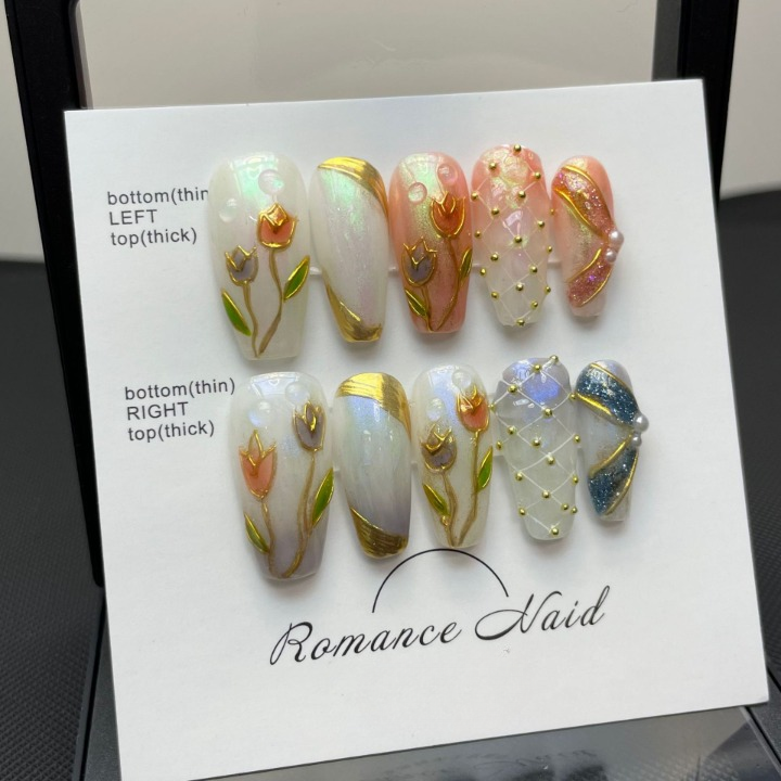 Golden Tulip Radiance – Luxurious Lapis Accents with a Touch of Elegance
