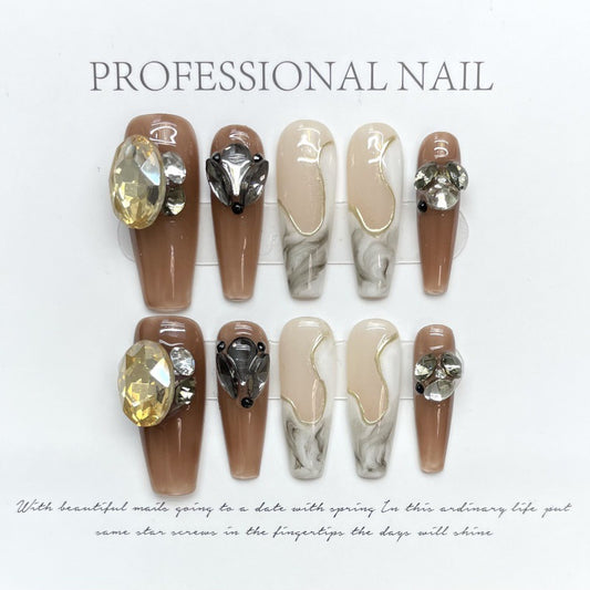 Traditional Ink Elegance – A Timeless Fusion of Vintage Brilliance