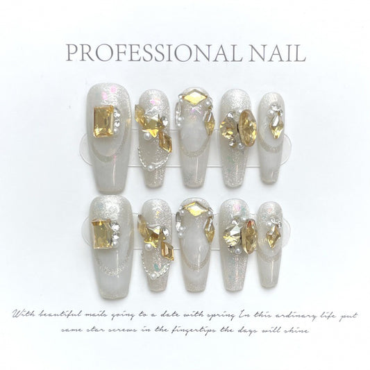 Golden Era Grace – Timeless Glow with Classic Refinement