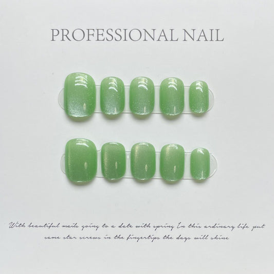 Enchanting Emerald Glitz – Vibrant Charm and Dazzling Beauty