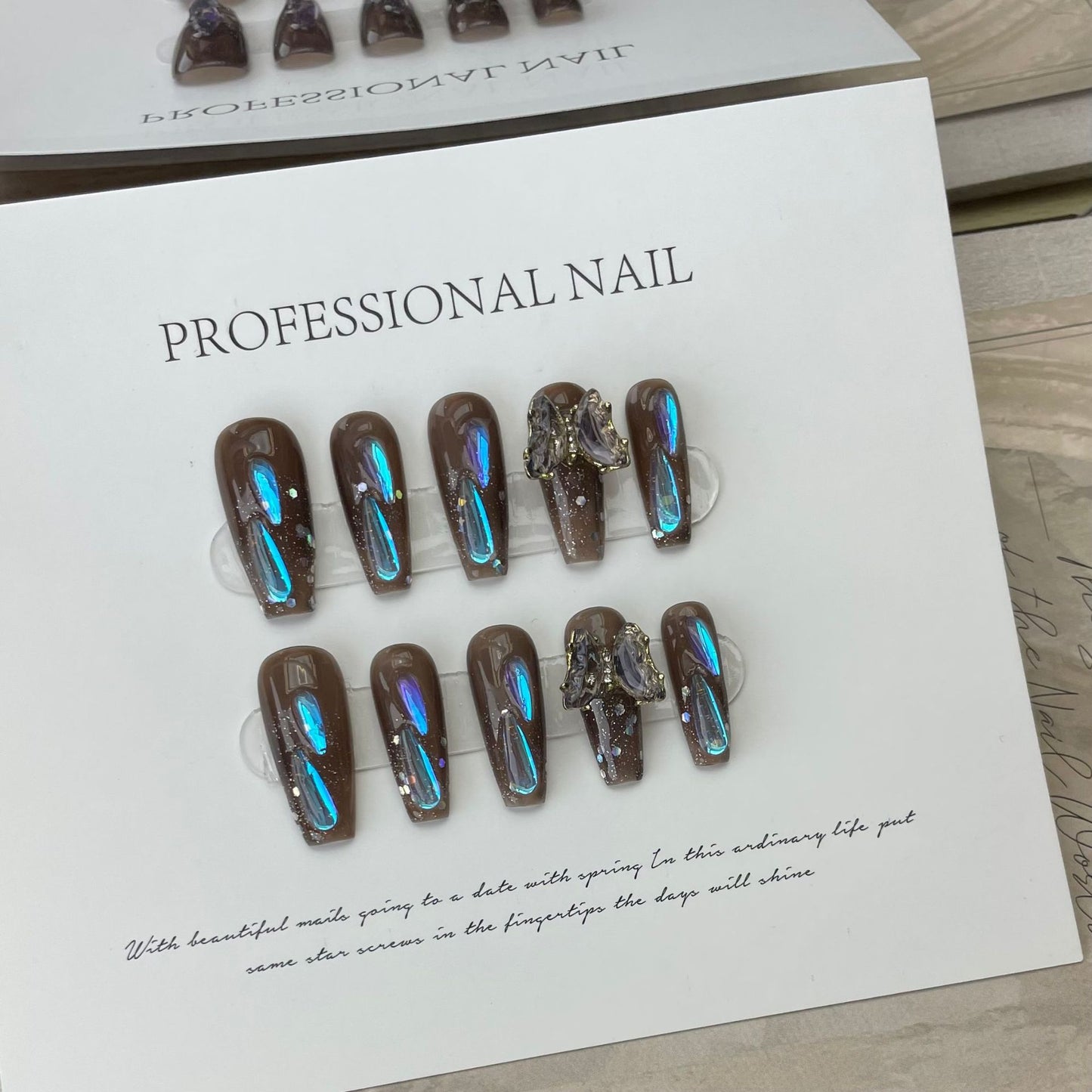 Caramel Luster – Radiant Jewel Tones with Reflective Elegance