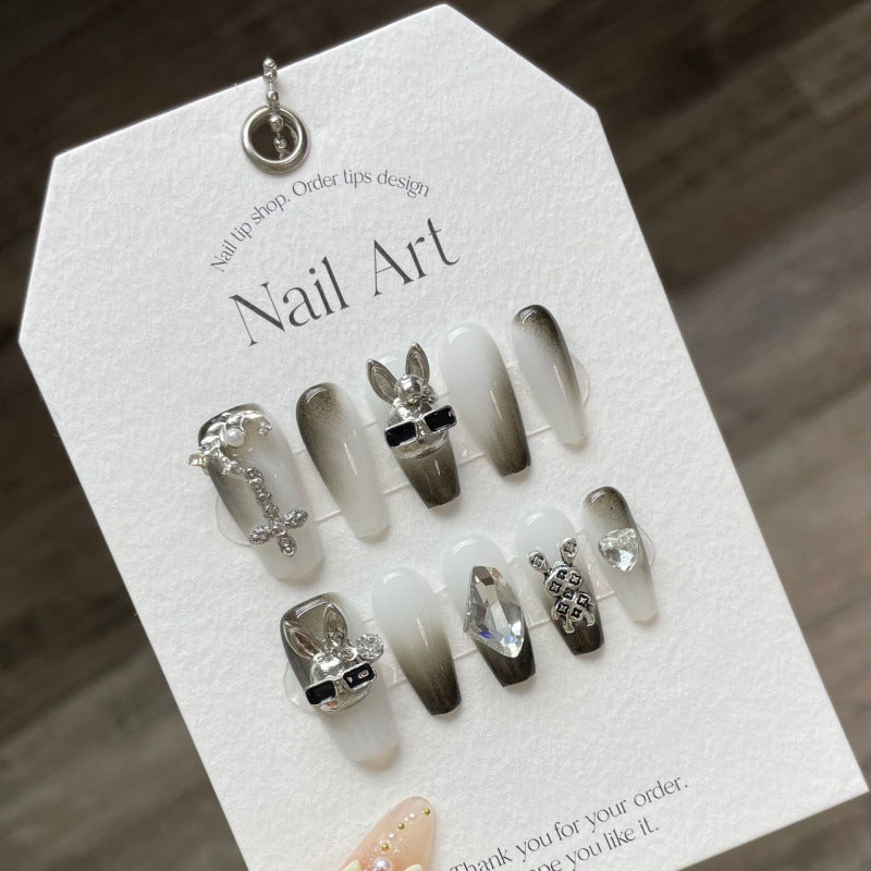 Rogue Fade Rabbit – Fashionable Elegance in Subtle Transition – Mane Nails