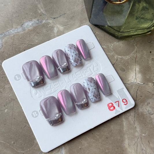 Lavender Mirage – Sleek Shine with a Dreamy Twist